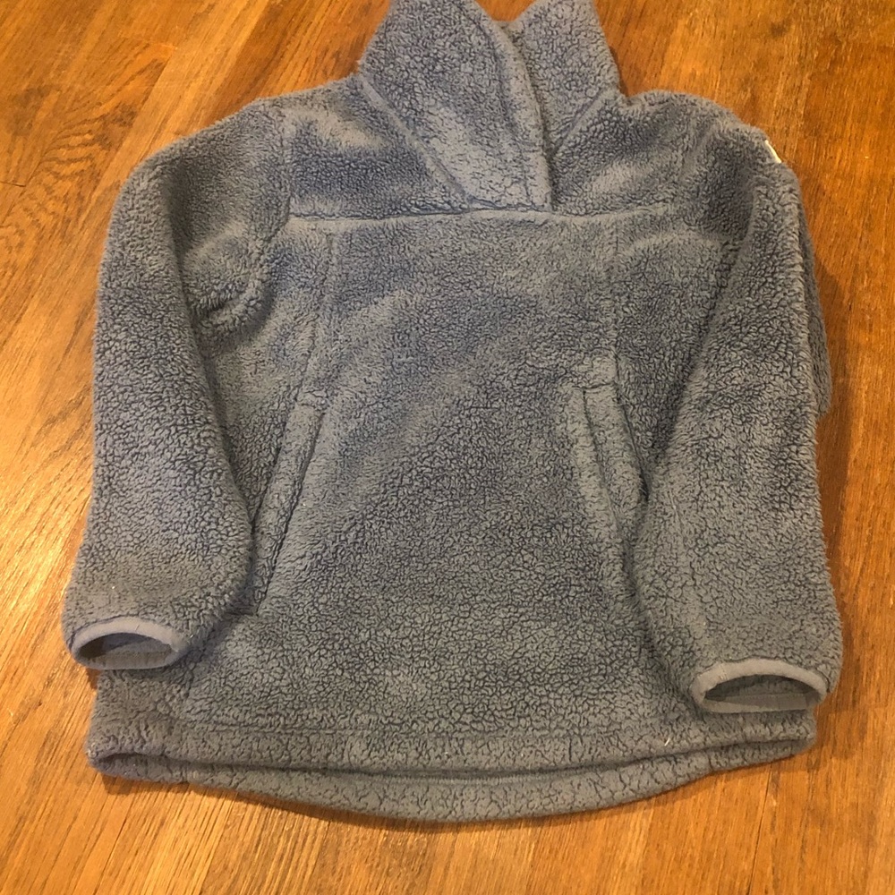 North Face Pull Over Size Small , blue